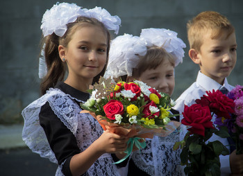 первоклашки / на школьной линейке...