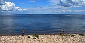 Ильменские зарисовки... / "Ветер гонит сини тучи
Да с Ильменских круч могучих.
Будто древние Варяги
Развернули свои стяги!"