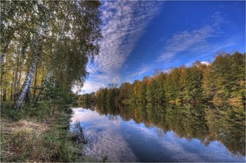 Запахло осенью слегка / Уж небо осенью дышало!