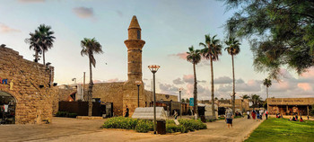 Прогулка по Кейсарии / Кейсария – это старинный город-крепость, расположенный на средиземноморском побережье.Город был построен Иродом Великим около 25–13 г. до н.э. как портовый город Кесария Приморская