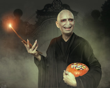 Нормальная ситуация / Когда в #хэллоуин пришел убивать маглов, а тебе дали конфет.