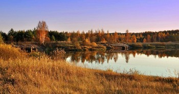 Золотая осень разукрасила берега / Золотая осень разукрасила берега