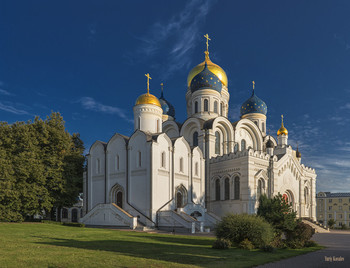 В Николо-Угрешском монастыре / Никольский собор и Спасо-Преображенский собор