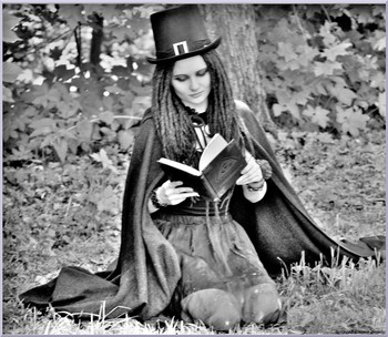 Ведьмочка / Прекрасная ведьмочка. С фото сессии по фэнтези.