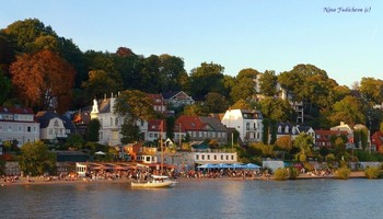 Strand an der Elbe in Hamburg / Закаты:
https://www.youtube.com/watch?v=jDgbeFmcUiA
Читайте в моем блоге о маршруте на пароме :
https://zen.yandex.ru/media/id/5ee66fc9c64be97c15fe75fd/letniaia-progulka-po-elbe-5f1b35cab65d2250ab15c180
Парусники в Гамбурге:
https://www.youtube.com/watch?v=JT5YfxP005o
Видео "Прогулка по Эльбе": https://www.youtube.com/watch?v=qL1e1j9B8Vk
Лайнеры в Гамбурге:
https://www.youtube.com/watch?v=VU8V0Jvqpy0
https://www.youtube.com/watch?v=_8iY4QcGL-A&t=8s https://www.youtube.com/watch?v=EVMHpH6SJxA
Корабли на Эльбе:
https://www.youtube.com/watch?v=DA7DProSV6o&list=UUEOp3amNaNT0205lPmdFi8w&index=19
Портовый центр и складской район Гамбурга:
https://www.youtube.com/watch?v=i0kxa-sex6o
https://www.youtube.com/channel/UCEOp3amNaNT0205lPmdFi8w/videos?
https://www.youtube.com/watch?v=IGn-NNqkBL0
https://www.youtube.com/watch?v=dZ1W9amrFdg