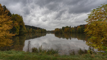 Несолнечная осень / у водохранилища близ н.п. Рётлен