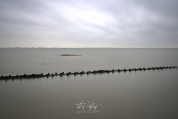 &nbsp; / Langzeitaufnahme an der Nordsee mit Buhne.