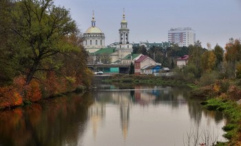 Осенний город на реке Орлик / Осенний город на реке Орлик