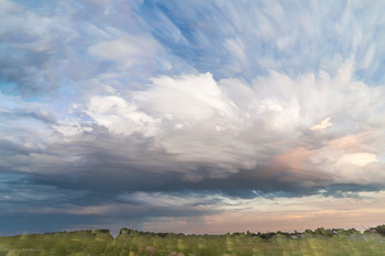 Акварельные облака #1 / Чтобы получить одно такое фото, необходимо снять примерно 400 фотографий с движением облаков, которые потом нужно объединить в одном фото.