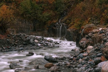 Осенняя речка... / Природа.