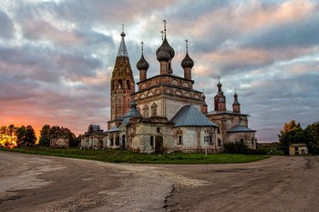 Вечер в Парском / Храмовый комплекс в Парском