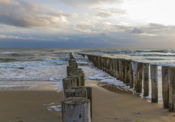 &nbsp; / Buhnen am Strand