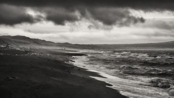 Черный пляж / Пляж черного вулканического песка. Итуруп