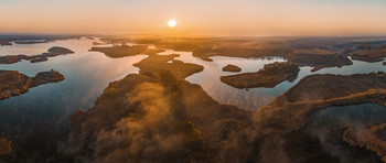 Острова на рассвете / Осенний рассвет на Курском водохранилище.
Курский район, осень, 2019 года.
Из фотопроекта «Открывая Ставрополье».