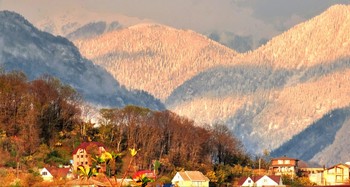 Кавказские горы в вечернем свете солнца / Кавказские горы в вечернем свете солнца