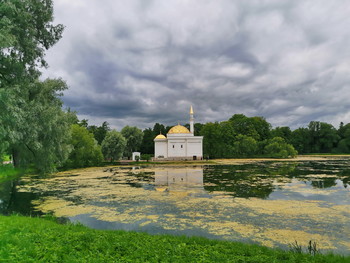В парке / Непогода.