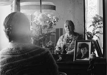 Бабушка у зеркала / Моя бабушка Мария Степановна Калашникова
Зенит, пленка