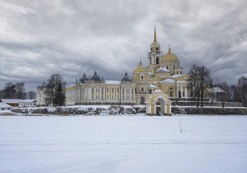 &nbsp; / Нилова пустынь, Селигер. Вид с озера (лёд уже прочный).