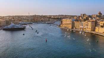 Столица Мальты Валетта. / Утро в порту.