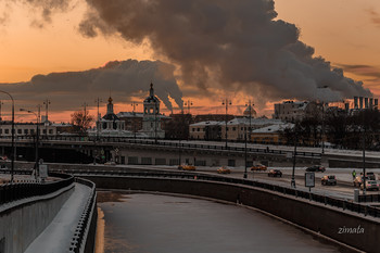 зимние сумерки / вид на Яузу