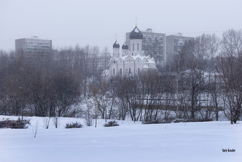 зимой / Церковь Серафима Саровского. Медведково. Москва.