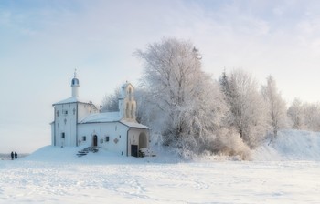 Двое и Зима / Изборско-Мальская долина
Труворово городище