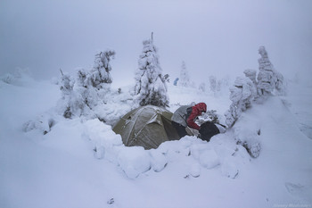 Движение - жизнь! / Шевелись пока не замерз!

лагерь на горном хребте,
Карпаты, Украина

https://www.instagram.com/viterally