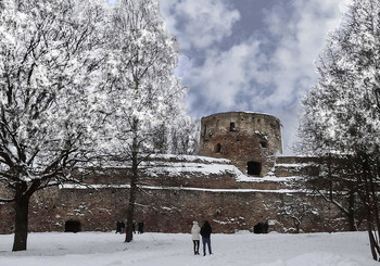 Фрагмент старины / Фрагмент крепостной стены в Изборске