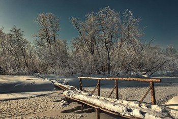 Между прошлым и будущим / Урал. Мостик моего детства.