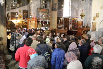 В храме Господнем / Есаруалим
