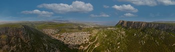 Широка страна моя родная / Израиль.Арбель
Гора в Нижней Галилее возле Тверии с крутыми скалами. Прекрасные виды: Рога Хиттина, гора Хермон, Голанские высоты. Здесь расположены пещера-крепость и развалины древней синагоги