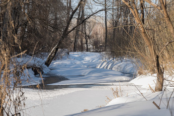 Речка зимой / Сугробы на речке