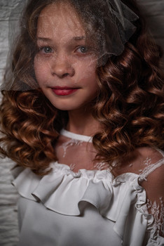 Белая вуаль / модель Ангелина Табакова
причёска Марина Быстрова
