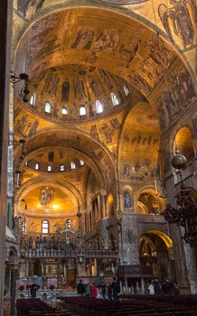  / Алтарная часть собора Святого Марка (Basilica di San Marco) в Венеции. Освятили собор в 1094 года. Практически без изменений здание дошло до наших дней.