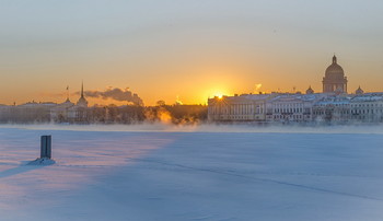 Дождаться солнца... / Морозный восход в Санкт-Петербурге.