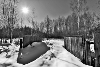 "Весна никак не разродится ..." / "Весна никак не разродится ...
 Ну, как ей, миленькой, помочь?
 Быть может, взять да и влюбиться,
 Что б страстью холод превозмочь?.."
 Н.Самоний