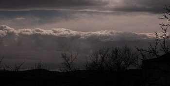 Дождевая со снегом туча / Утром сияло солнце,после обеда пошёл дождь и даже снег,который,впрочем, быстро растаял.Неустойчивая погода!