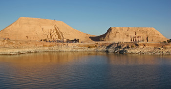 Абу-Симбел / Абу-Симбел, вид с озера Насер. 2010 г.