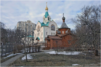 Вновь сооруженный храм Святителя Иова на Можайке / Храм Святителя Иова на западе Москвы