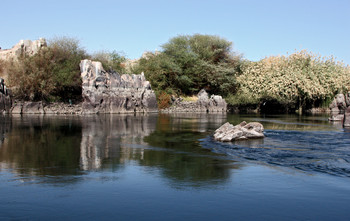 Голубые воды Нила / Нил под Асуаном. 2010 г.