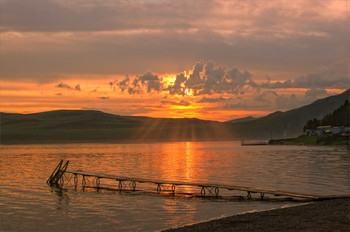 торжество ярких красок заката / торжество ярких красок заката на озере Белё (Хакасия)