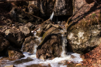 Водопад на Каменной реке... / Калужская область, апрель 2021