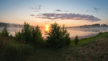 Рассветный час / утро на озере