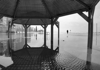 подтопленный пляж / Тель-Авив, зима 2021-го.
