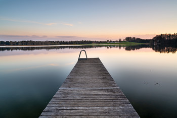 &nbsp; / Abends am See