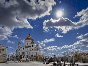 Храм Христа Спасителя / Утром у храма