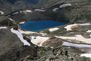 Спуск с перевала Беляева / Кавказ. Узункол