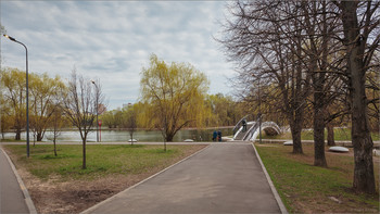 В весеннем парке... / ***