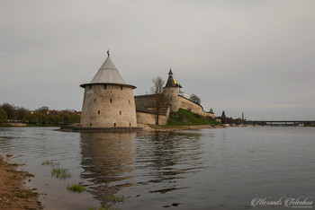 Вид на Псковский кром. / ***