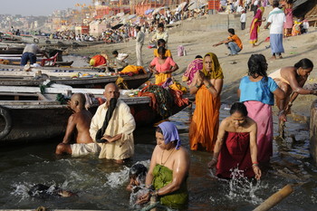 Священные воды Ганга / Индия. Варанаси. Ганг